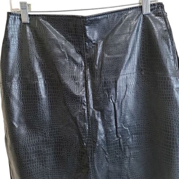 Outbound Collection Black Faux Leather Skirt Sz 5 - Picture 4 of 7